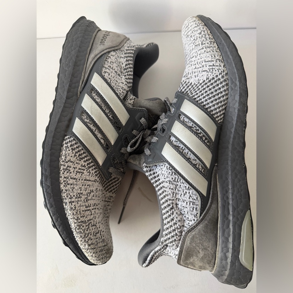 Adidas Men's BOOST size 12 - Picture 6 of 10